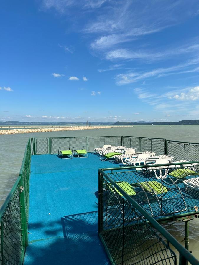 Party Villa Holiday Rent Balatonföldvár Buitenkant foto